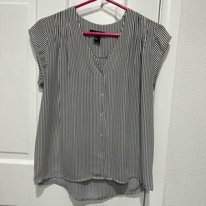 4/$25 H&M Nautical style navy & white blouse with button front size 4